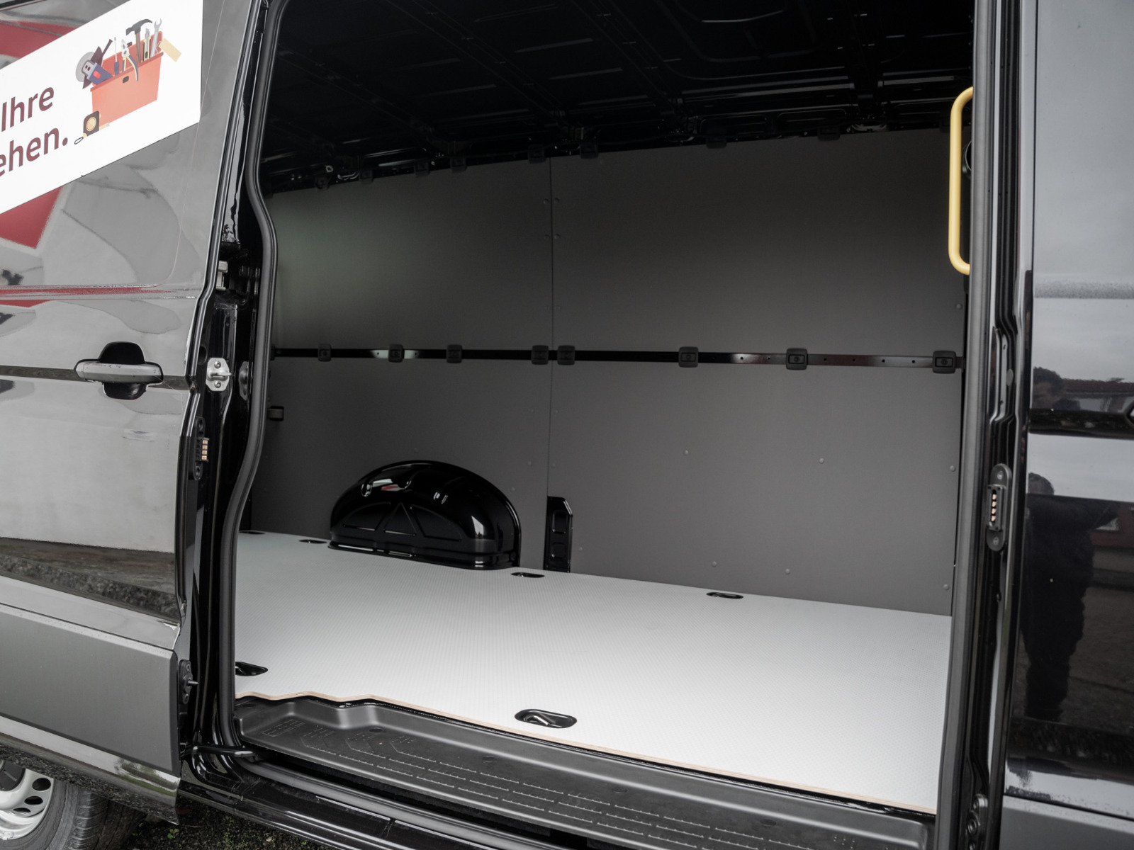 VW - Crafter 35 MR Kasten 2.0TDI KLIMA+AHK+RFK+GJR_24