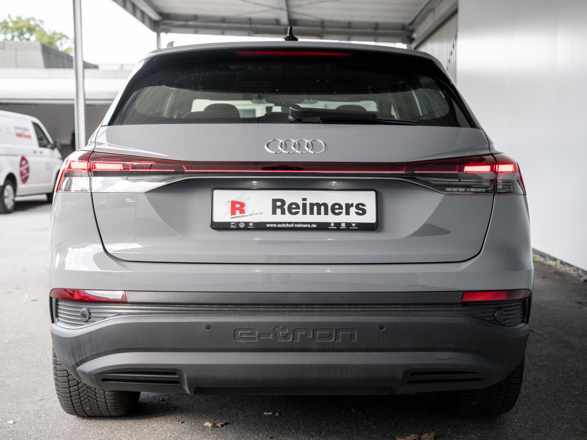 Audi - Q4 e-tron 35 e-tron 125 kW STH HUD SpurH KlimaA_23