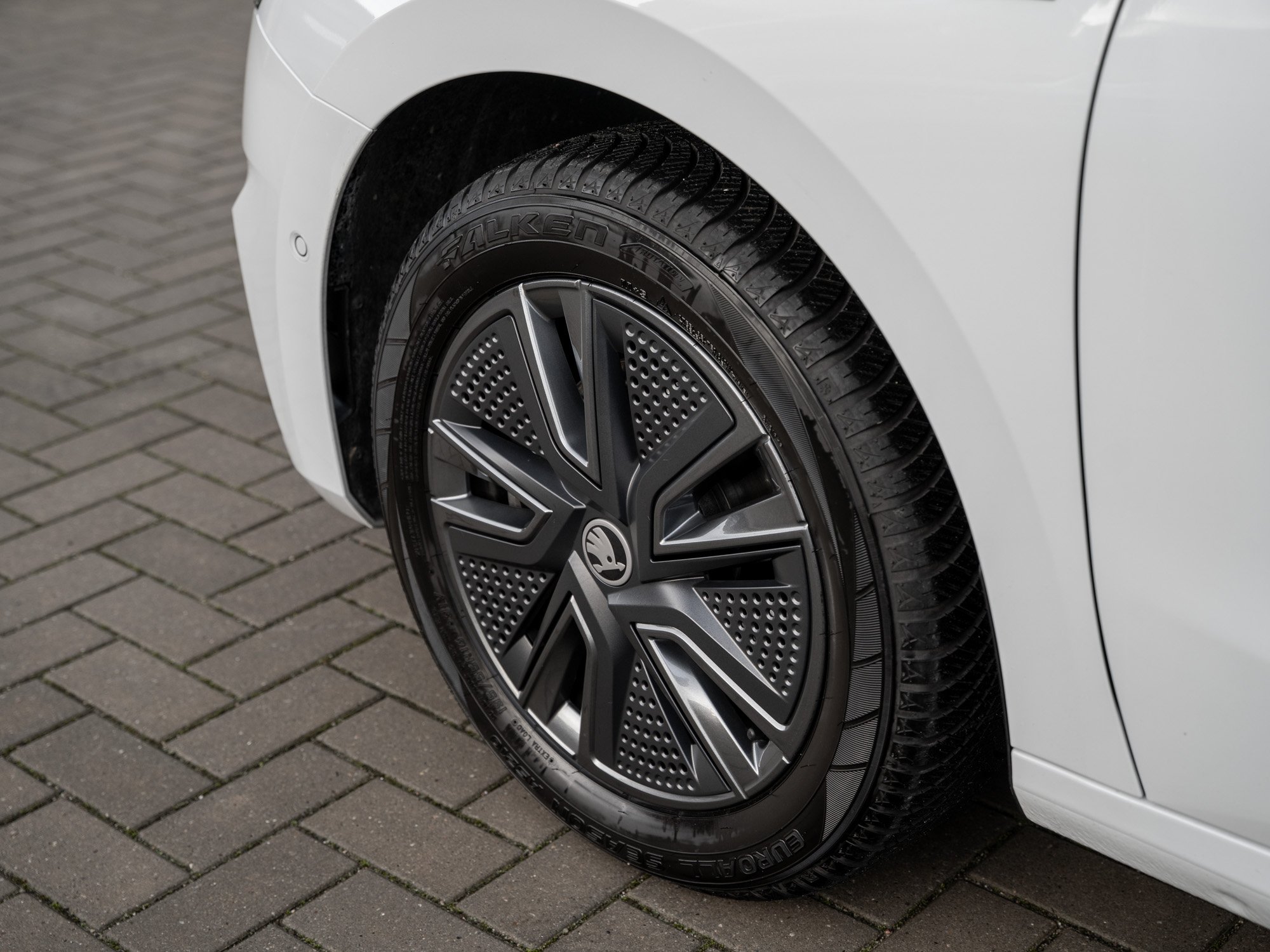 Skoda - FABIA TOUR 1.0 TSI DSG Kam. Navi Virtual ACC LED_24