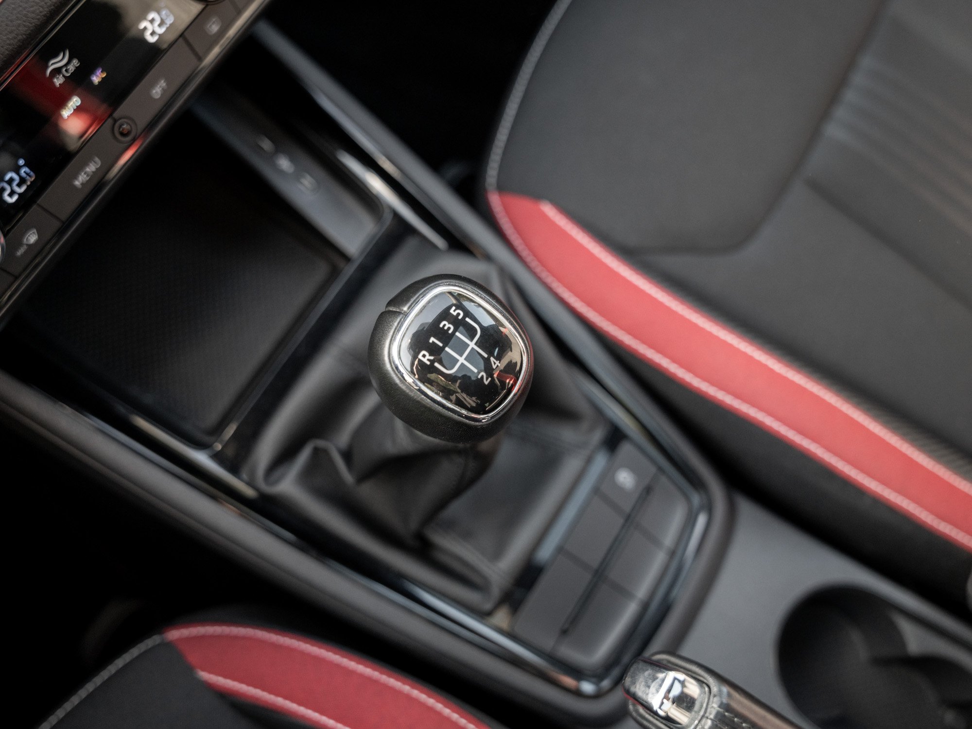 Skoda - SCALA MONTE CARLO 1.0 TSI 5-GANG Pano Pano LED_11