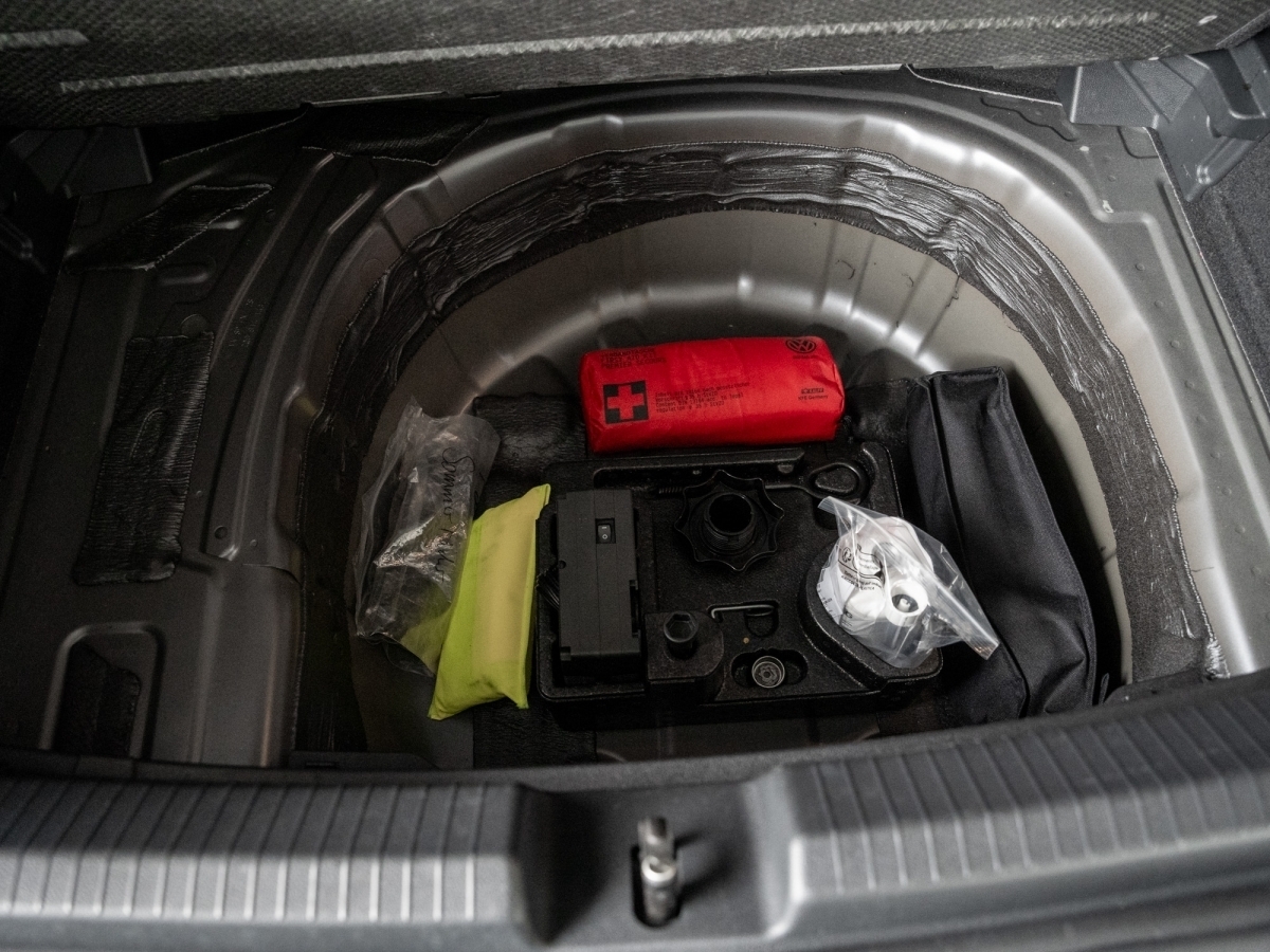 VW - Polo Life 1.0 TSI 70 kW 5-Gang ACC LM KlimaA_21