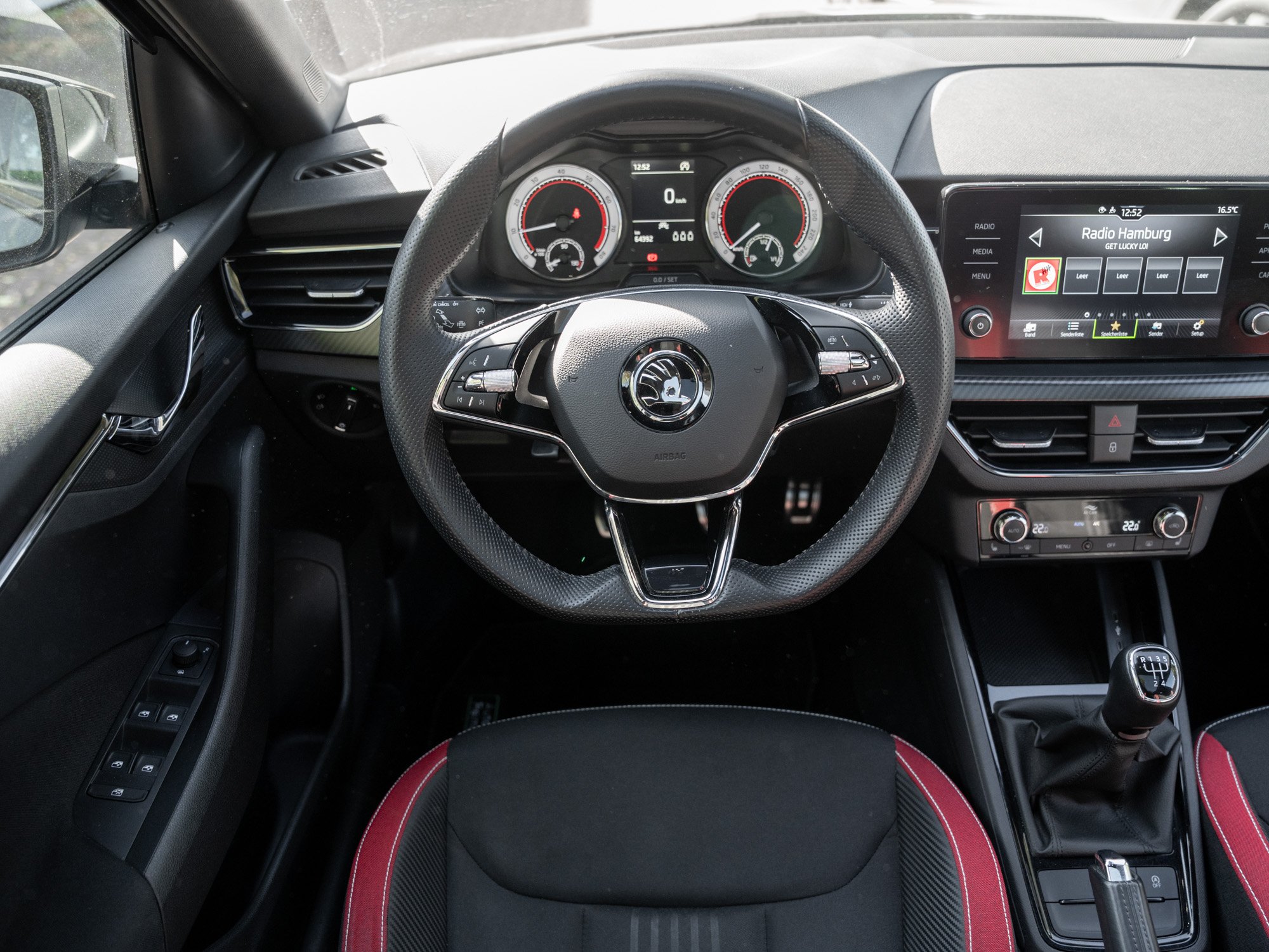 Skoda - SCALA MONTE CARLO 1.0 TSI 5-GANG Pano Pano LED_2