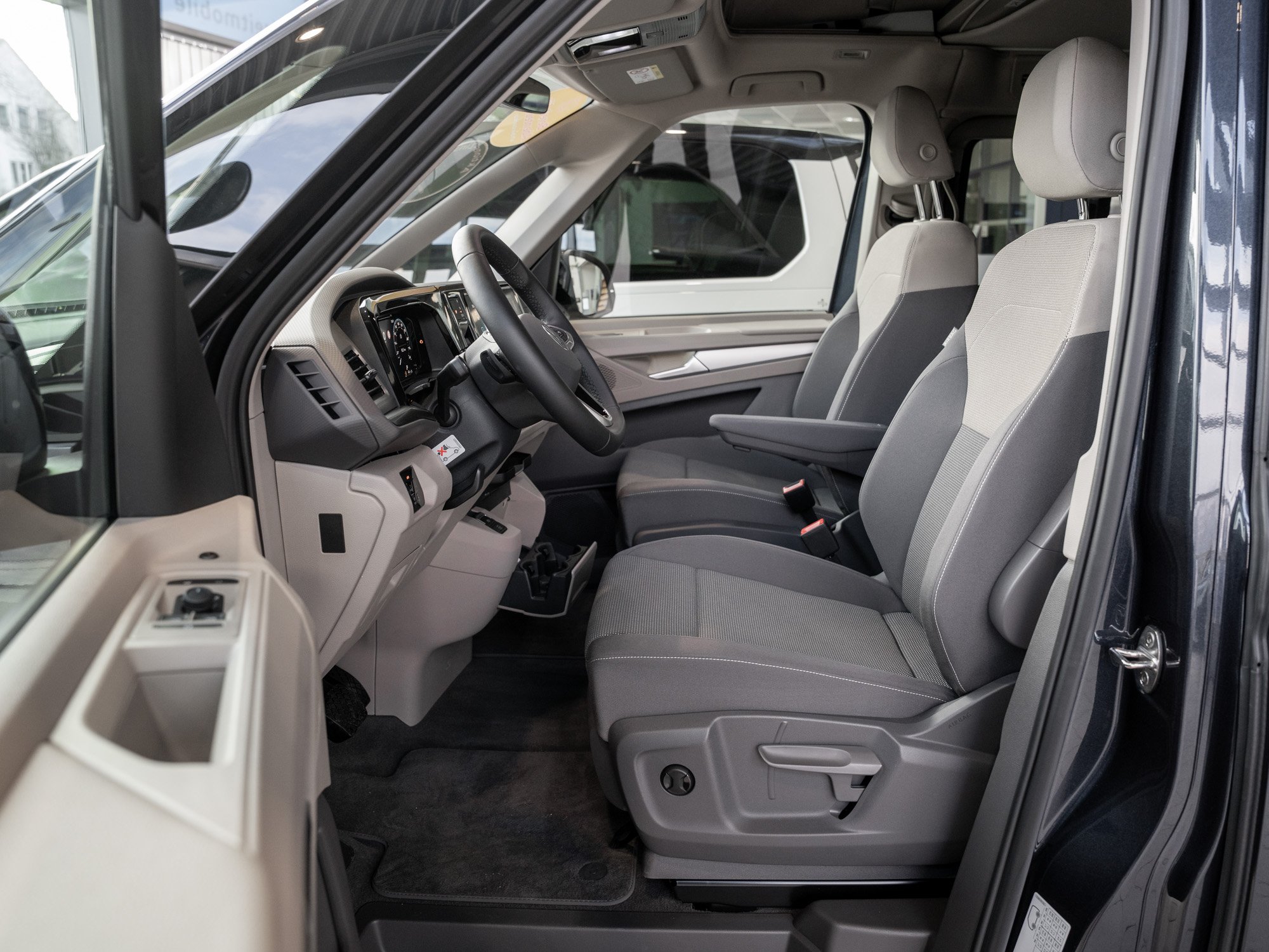 VW - T7 California Coast 2.0TDI NAVI+AHK+RFK+PLA AHK_28