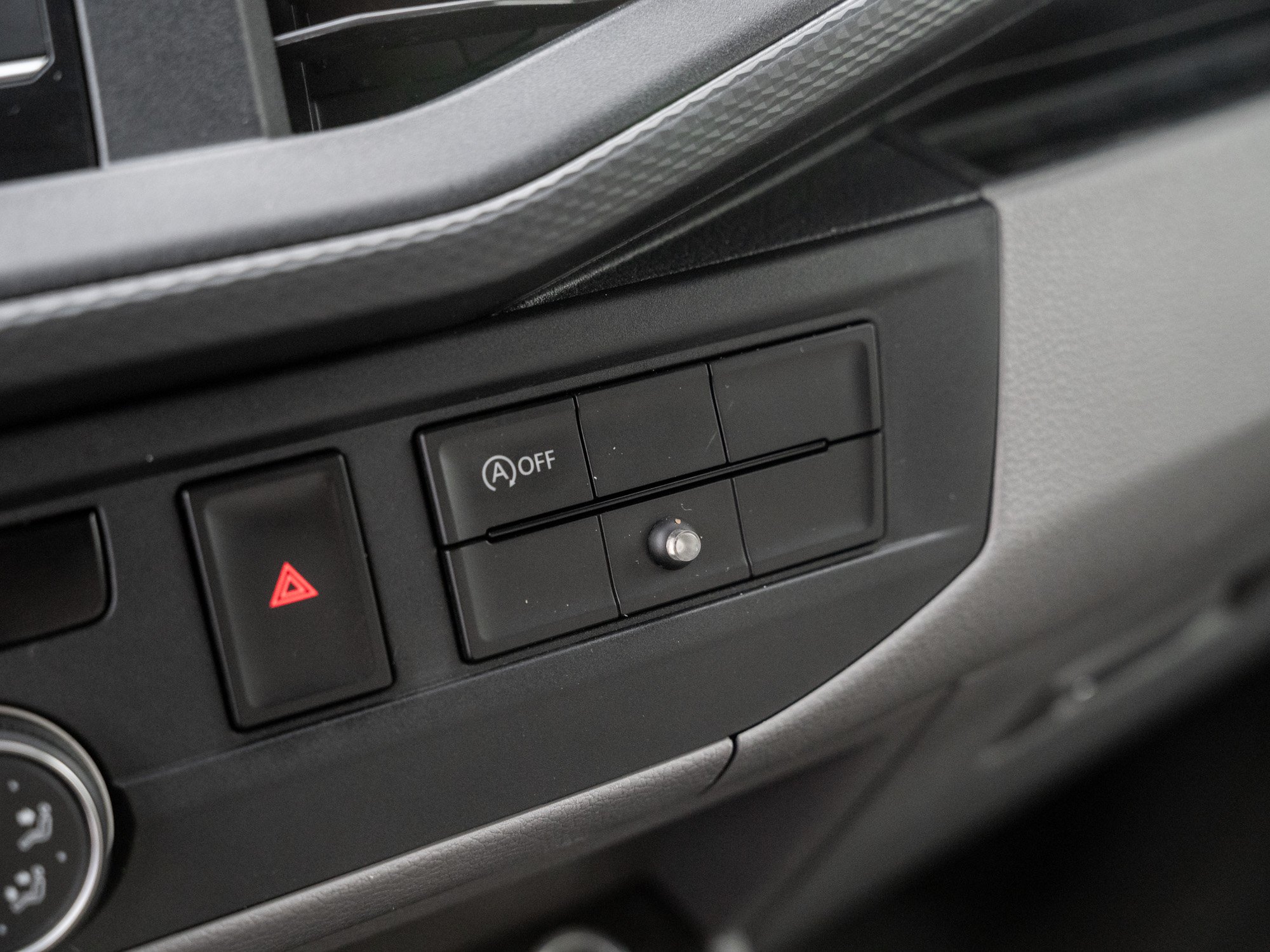 VW - T6.1 Transporter Kasten KR AHK PDC_4