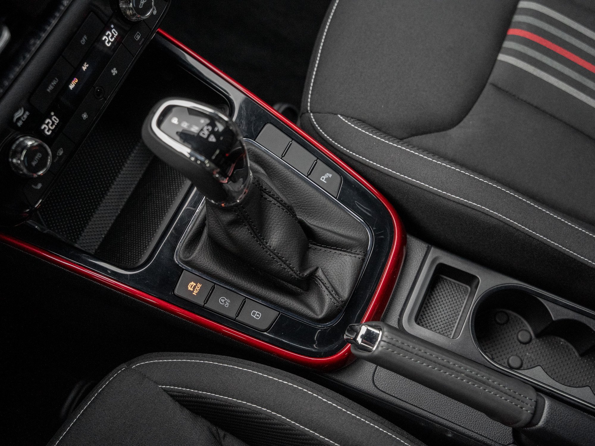 Skoda - FABIA MONTE CARLO 1.5 TSI DSG Kam. Navi Virtual_11