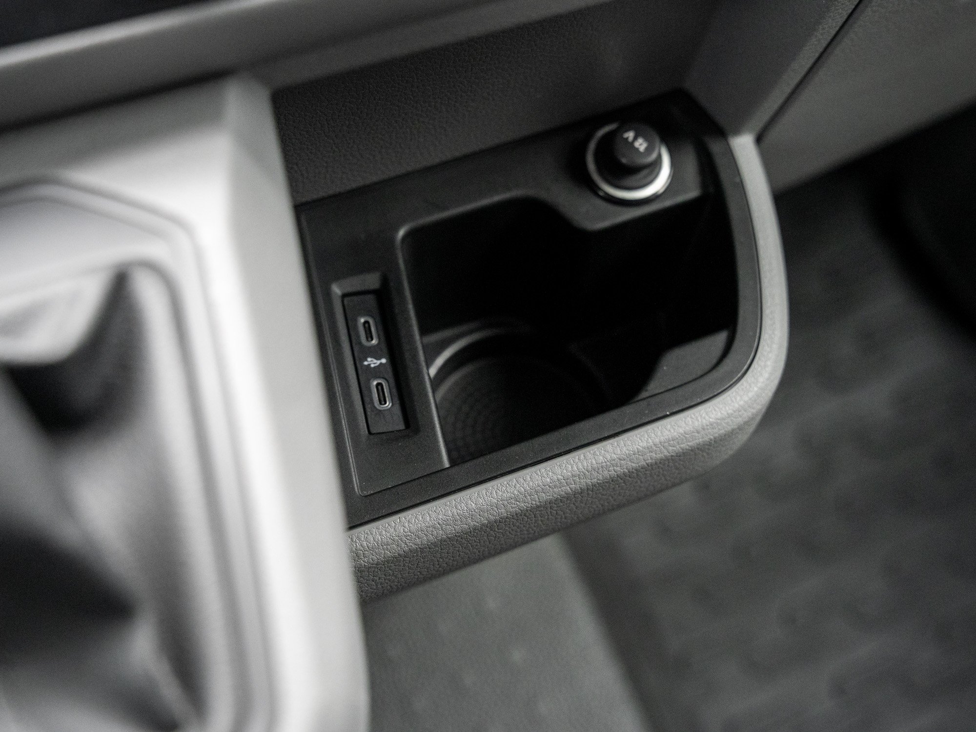 VW - T6.1 Transporter Plus Trendline KR DSG+6-SITZER_8