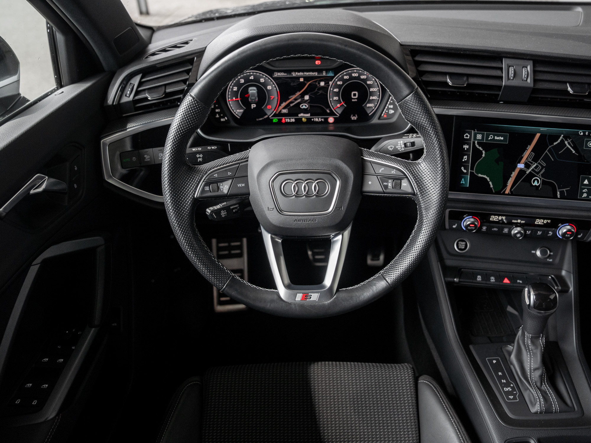 Audi - Q3 S line 35 TFSI 110(150)  S tronic AHK Navi LM_2